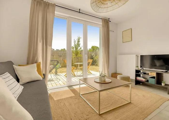 Appartement T2 Lumineux Avec Terrasse & Parking Souterrain